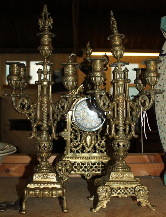 French clock garniture